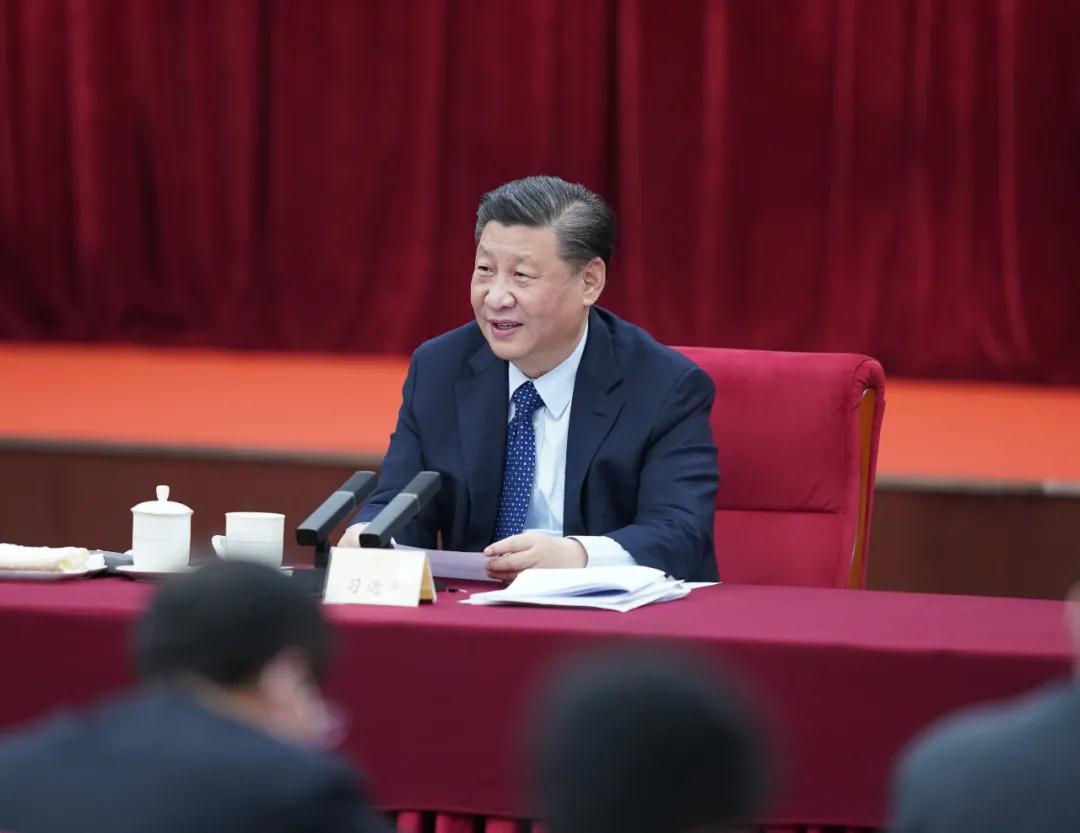 3月6日,中共中央总书记、国家主席、中央军委主席习近平看望参加全国政协十三届四次会议的医药卫生界、教育界委员,并参加联组会,听取意见和建议。新华社记者 王晔 摄